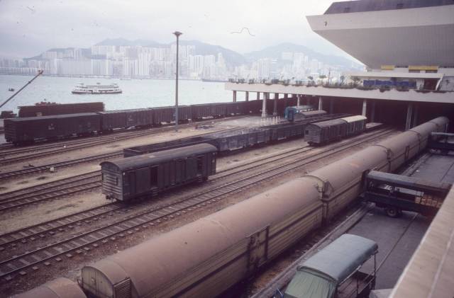 Hung Hom station, 1984 (Phot by David Barth http://barthworks.com/index.htm)