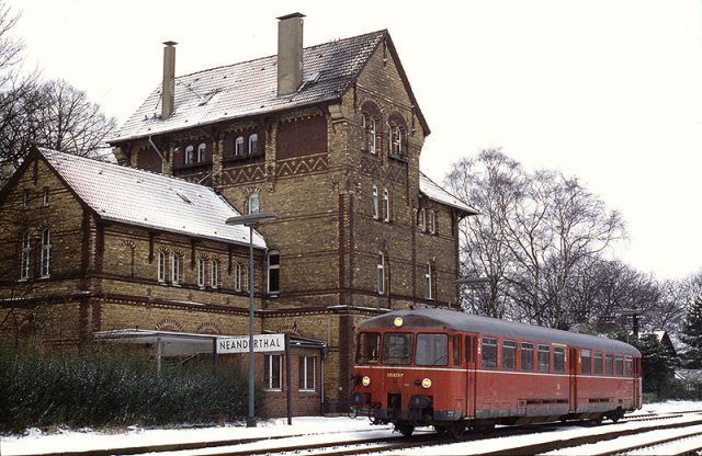 A DB 515 class diesel railcar is seen on the line in 1988. (Helmut Brinker photo)