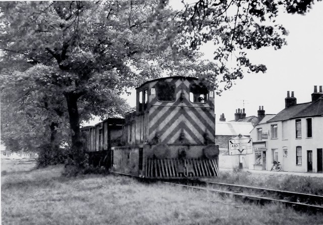 wisbech-and-upwell-20th-may-1966-and-the-last-tram-from-upwell-trundles-alongside-elm-rd