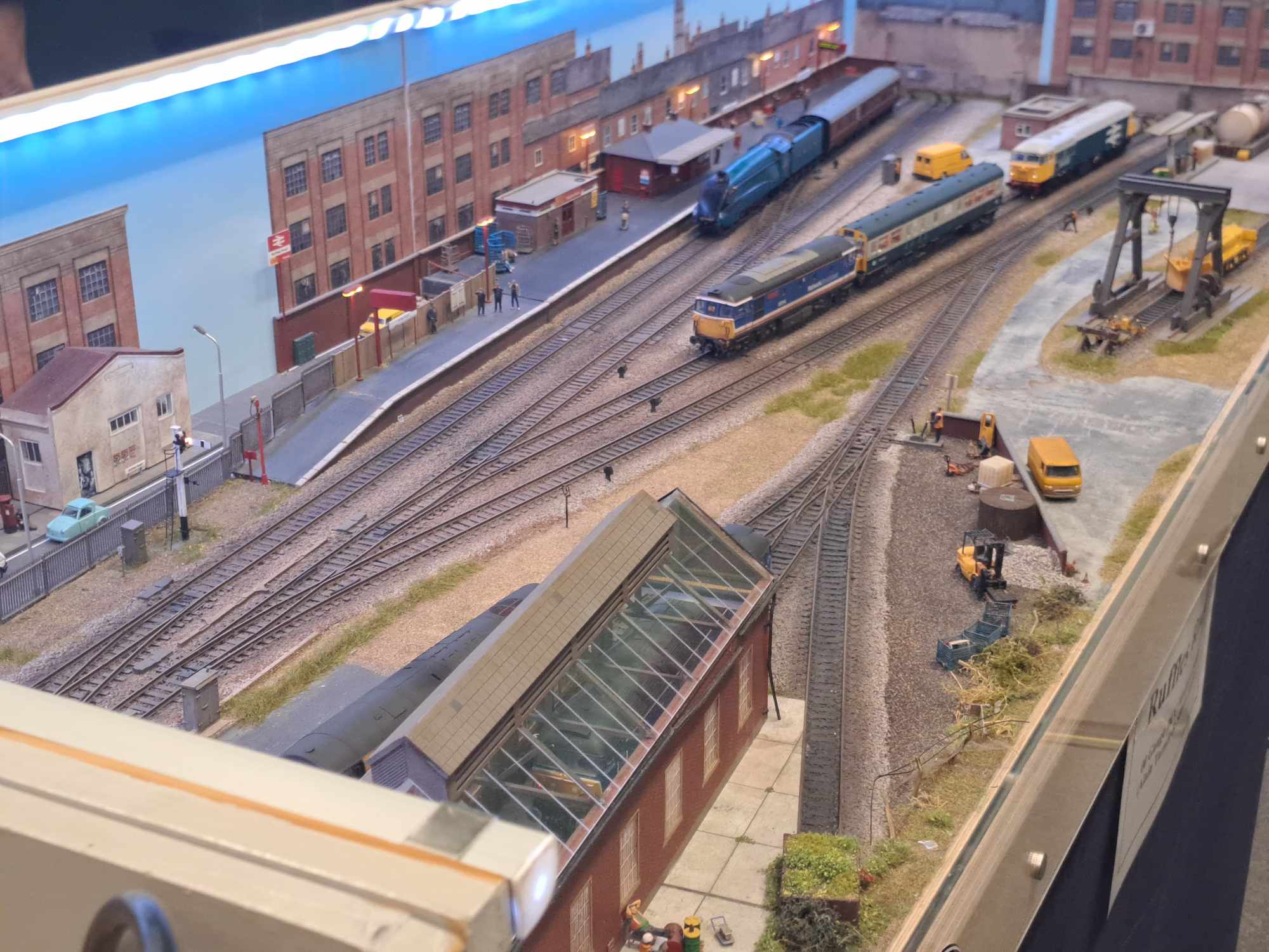 b6e94a89-5480-409c-ac5e-c5574df7ce9c